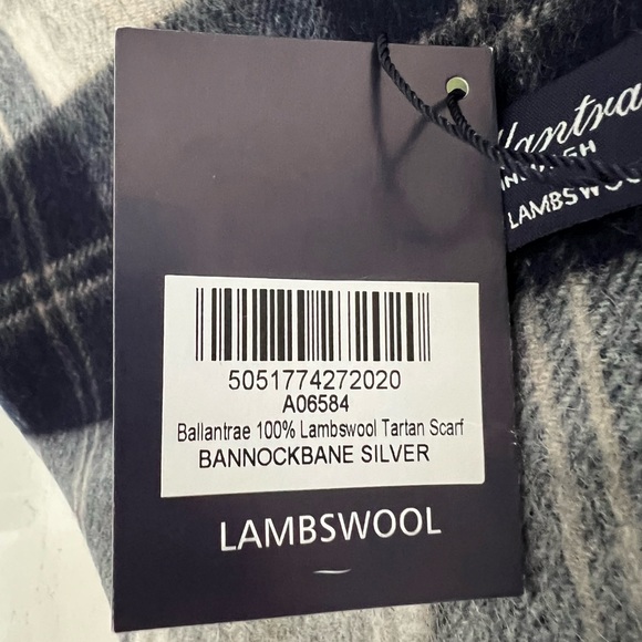 NWT Ballantrae Edinburgh 100% Lambswool Scarf - Picture 8 of 9